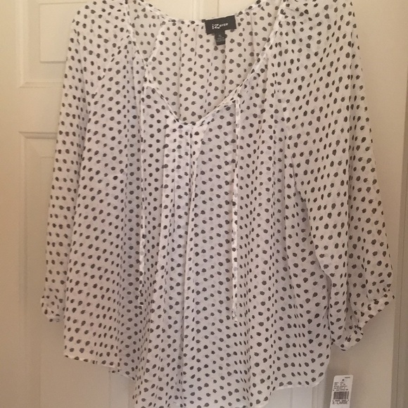 IZ Byer white blouse. - Picture 1 of 2